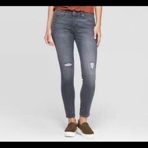 Universal Threads gray skinnies